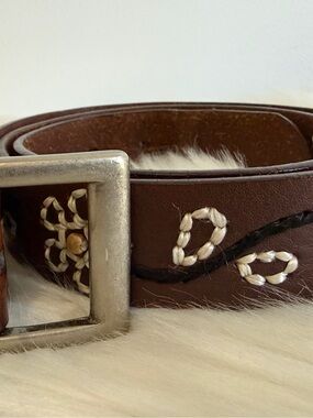 Woolrich Italian Full Grain Leather Belt with floral design and brass buckle